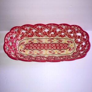 Temp-Tations by Tara Old World Lattice Ceramic Basket 798082 Red & White Pattern